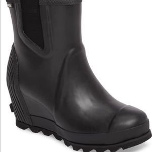 Joan of Arctic™ Wedge Chelsea Rain